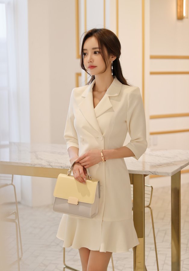 炼乳色百合幻梦轻熟百褶衣裙