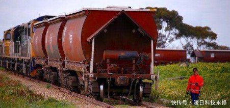 火车司机救下全车800人！网友第一次知道火车竟然能倒退的