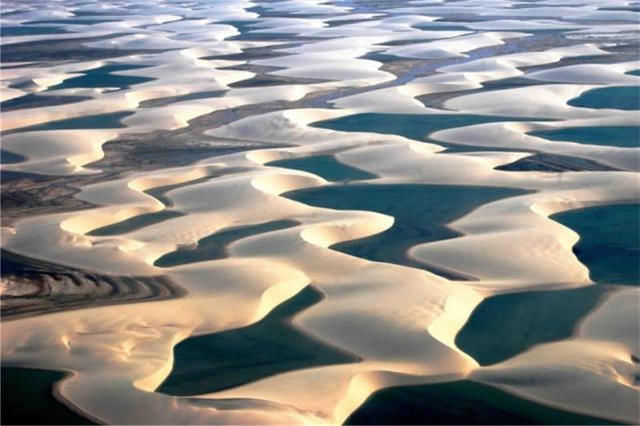 全球唯一“有湖”的沙漠，本该漫天黄沙一片荒芜，却鱼虾成群!