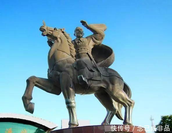 活到@他是历史上最长寿的皇帝,雄踞地方八十一年活到了一百多岁