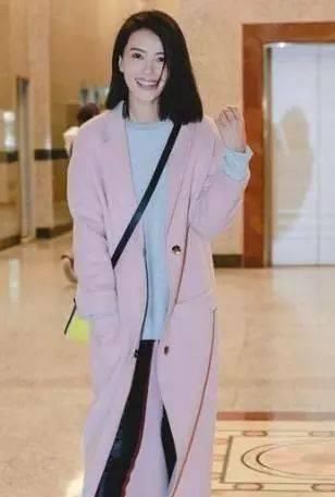  美成：30岁之后这一色调慎穿，一不小心美成美少女像18！