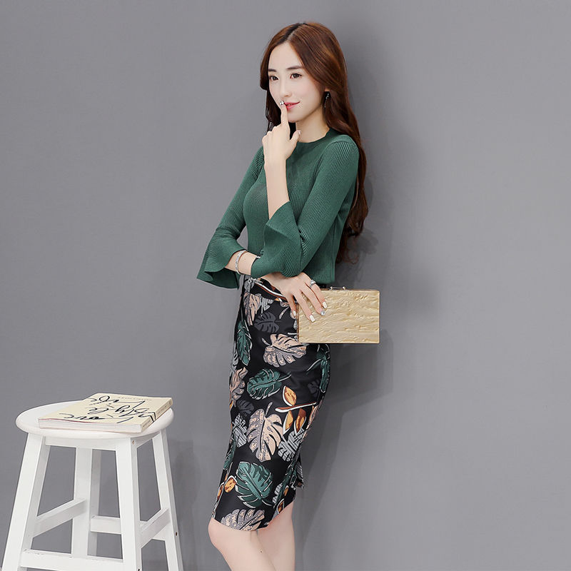 过了30岁都女人，要学会打扮，性感修身包臀裙，展现火辣的身材