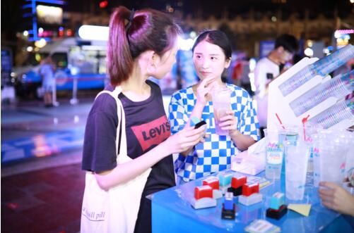 江小白移动小酒馆驶进厦门，时尚创意打造混饮新玩法