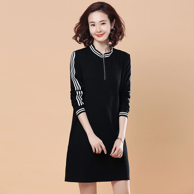 女人再漂亮，也别穿黑丝袜+高跟鞋，秋天这样穿衣，美的清新脱俗