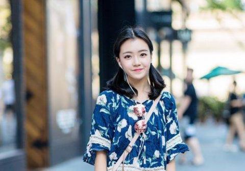  短发@短发也可以百变换造型，五一女生出游短发扎起来，时髦耐看