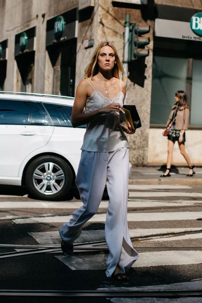 初秋穿阔腿裤，这3款绝不能碰!谁穿谁矮胖...