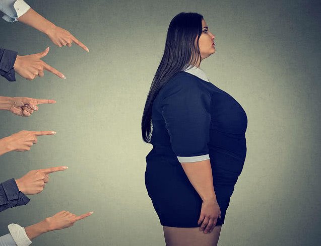 美国585斤胖妹两年减肥360斤，医生曾预言活不过30岁，如今成这样