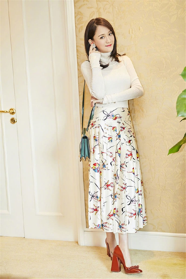 陈乔恩不过是梳了个中分发型，减龄10岁不止，网友：真有38岁