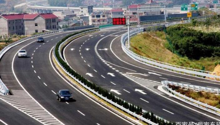 高速上开车的“四大禁忌”，一定要记牢，请花2分钟通读一遍！