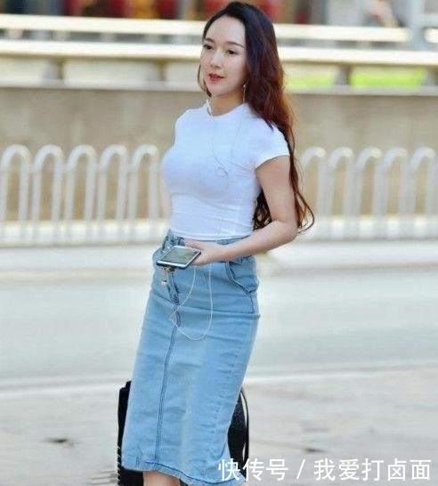  『有型』气质的街拍：甜美有型的美女，气质出众