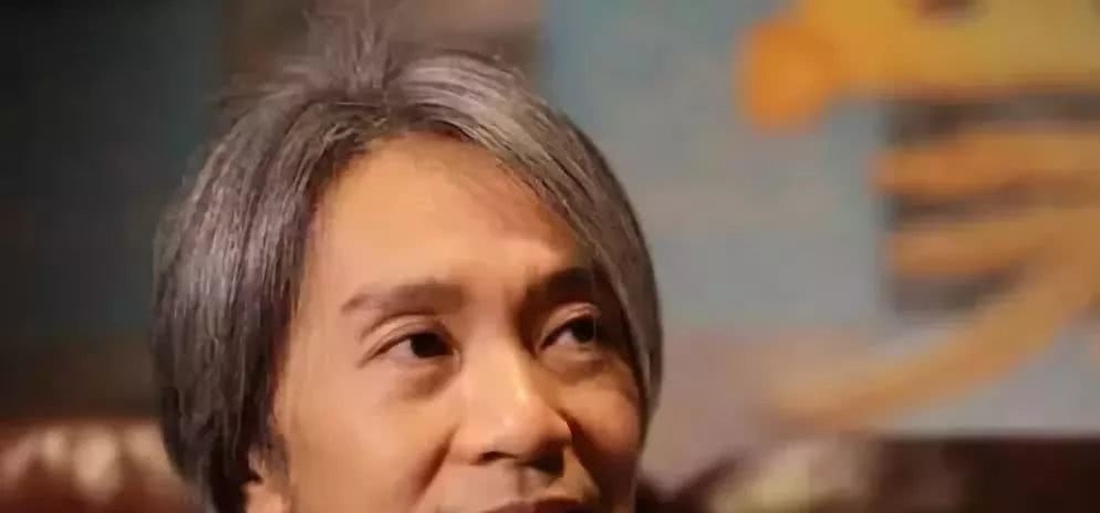 无所谓:大导演都‘’请不动‘’的演员,周星驰请她时,她还在麻雀台