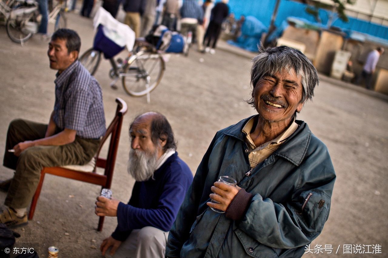 日本贫民窟，11张图带你走进日本“三角公园”，独身老人生活困难