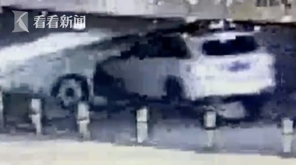 奔驰新车掉轮子 车行认为并无大碍