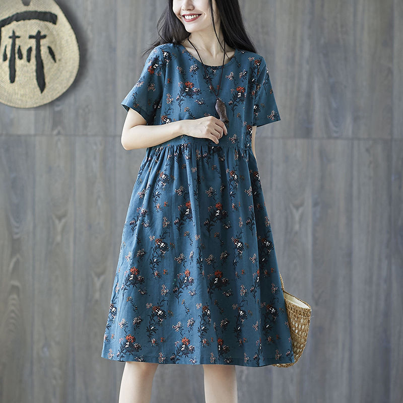 高端大气的连衣裙,比西装旗袍还要舒适,小姨借钱也要买