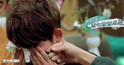 前男友出轨公然卖惨、生父吸毒索要5000万，这位当红女星太惨