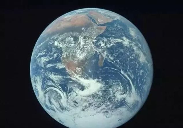  [悬浮]星球那么重，为何能够悬浮在宇宙中科学家给出了解释，很奇妙