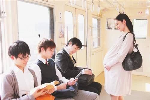  【座位】日本人最有礼貌，但是在地铁公交上，他们为什么不给老