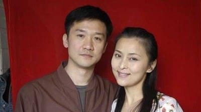  「出名」老戏骨黄志忠出名后抛妻弃子，被骂多年渣男，前妻活得潇洒自在