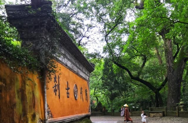 中国“零差评”5A景区，不收门票斋饭2元，住上一晚仅需25元