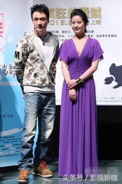 30岁颖儿真敢穿，一袭长裙裹到脚，网友：丑出新高度！