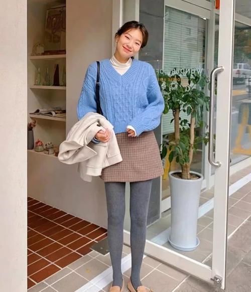  【半身裙】“校花裙”比美从来就没有输过，矮个子都这样搭配，穿出模特比例