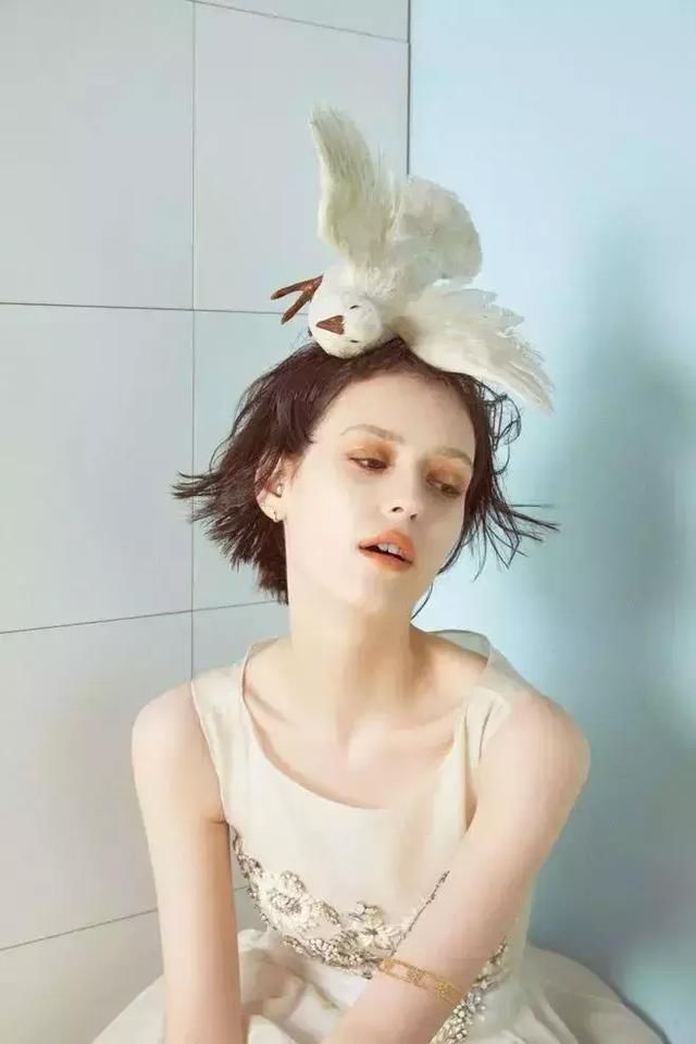 剪短发就不能凹造型了?这些简单又有个性的发型帮你瞬间增添气场