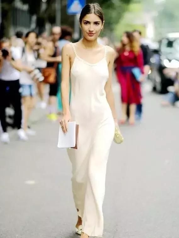 姑娘真不是露内衣带呀，这样真的超漂亮！