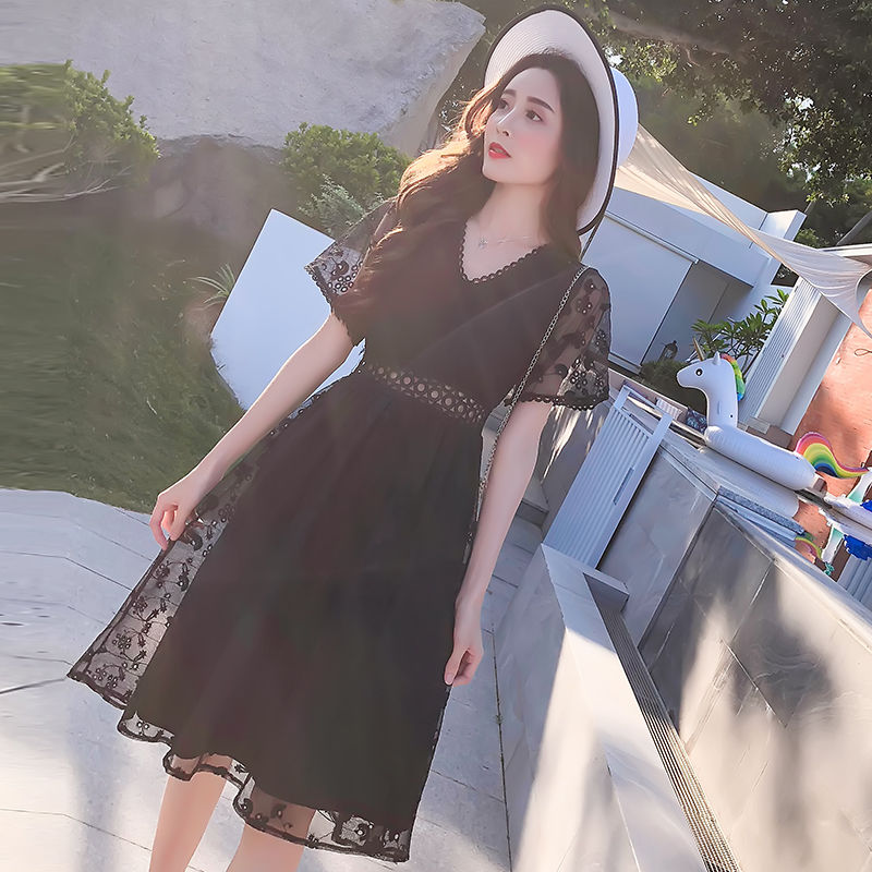 蕾丝的优雅永不过时，悠悠女人味挡不住，8090后女人穿，超美