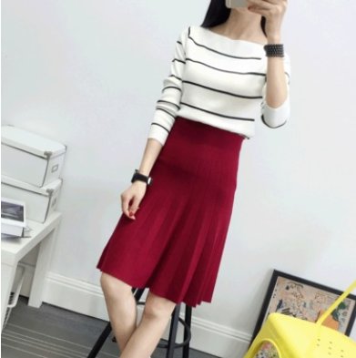 别再穿打底裤了，又土又老!穿这样的半裙，怎么搭配都超美的