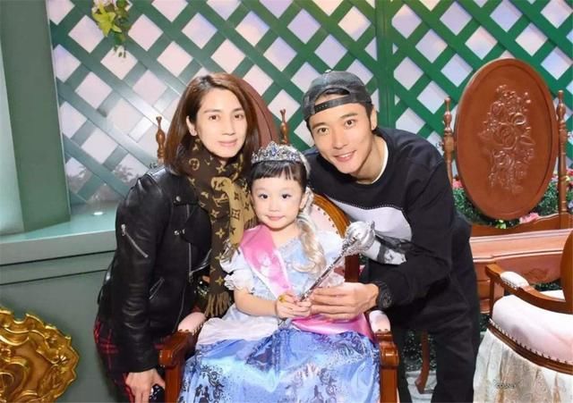 洪欣发微博回应丈夫绯闻，称把“小三”当成家人，感恩关心！