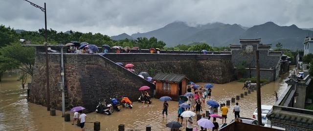 一场台风淹没了一个城，被台风淹没的浙江临海，灾难之前有多美？