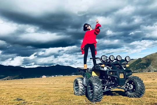 川藏线上的穷游女诉说，想要顺利搭车，必须满足司机这3个要求