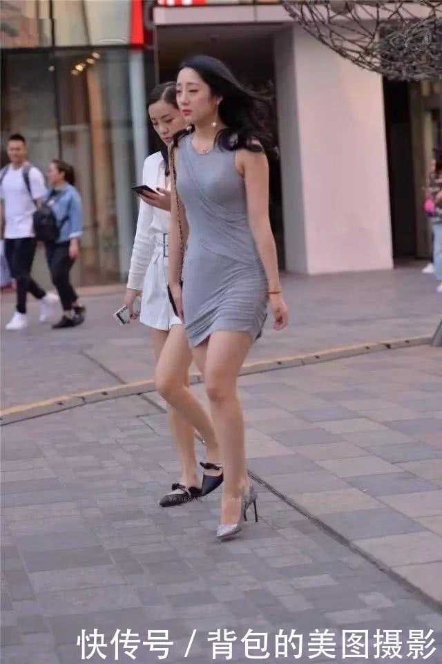 第二位小姐姐最有气质，第一位小姐姐身材最动人