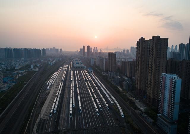  『研究员』耶鲁大学高级研究员罗奇：中国复工复产“令人鼓舞”