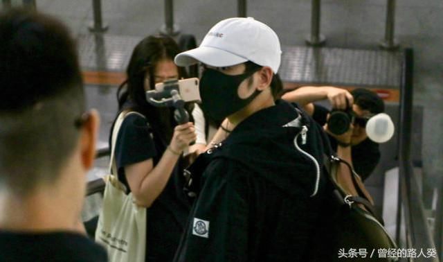 宋祖德揭露明星接机真相，网友：现在越来越觉着宋先生可爱了