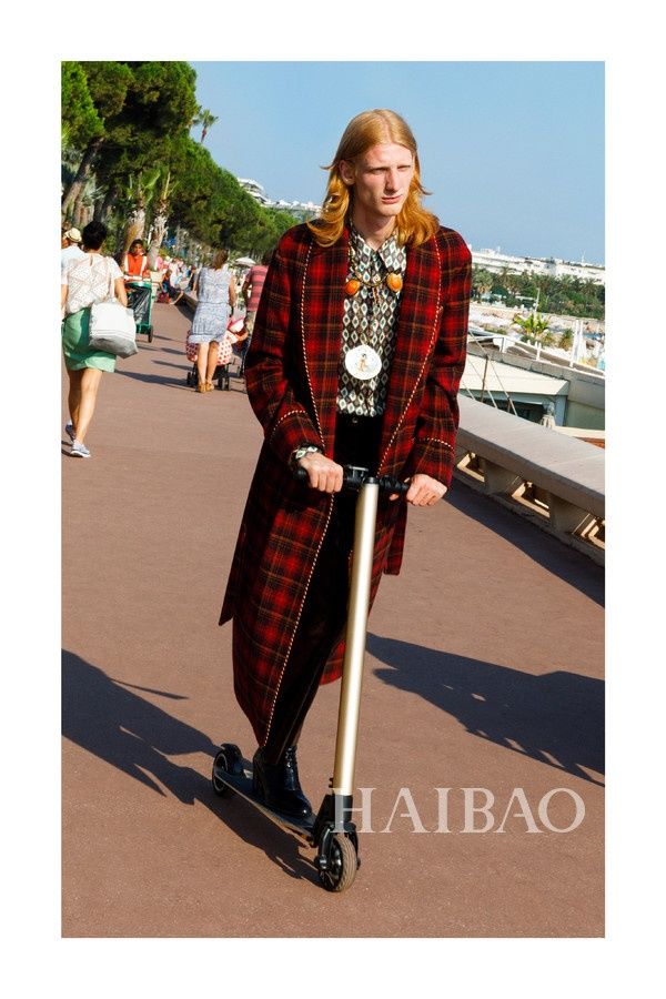 古驰  2019早春男士系列Lookbook:米开理心中的浮华世界!