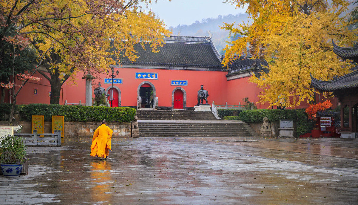 江苏八大名寺著名寺庙,南京3个,苏锡常镇各1个,大多建于南朝!