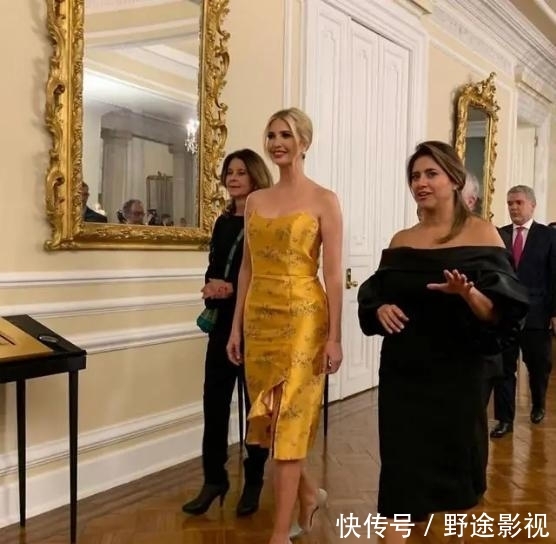  [追求丰腴]伊万卡真是金发尤物！穿金色吊带裙盘淑女头，180身材美翻了