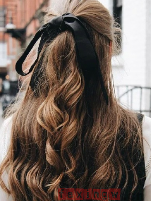 气质卷发怎么扎更好看?这几款发型快来了解一下