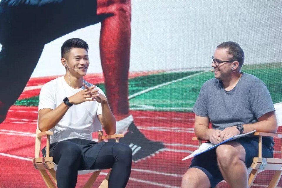 adidas 开了个游戏派对!你也能参加!做任务就能得礼品!