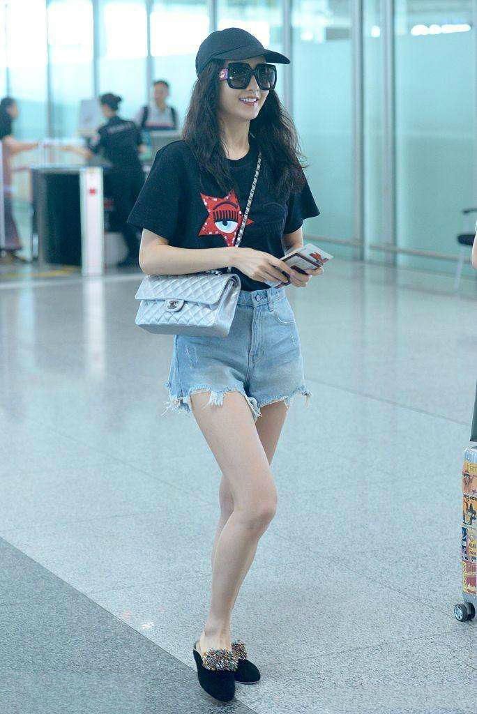 没有大长腿就别穿”狗啃式“短裤，杨超越成短腿，紫宁惨变五五分