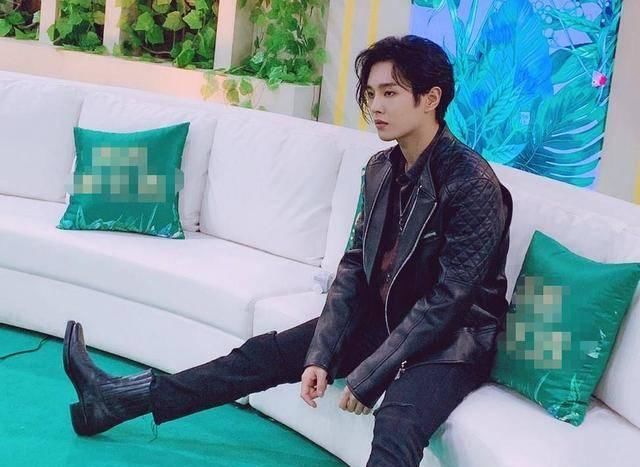  天赐的声音@《天赐》偶像扎堆，为什么小鬼能成首位拿“金曲”的爱豆？