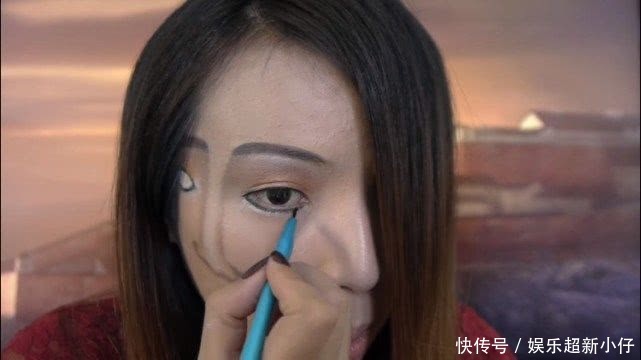 女子出门就是三张脸，经常吓哭路边小孩，知道真相让人傻了眼