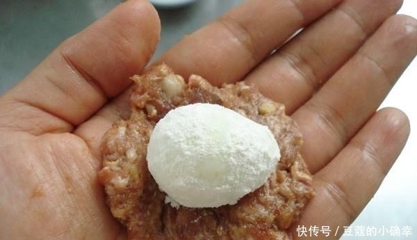 「不想」女人不想老得快,就要吃它,排毒、养子宫、护卵巢,50岁都年轻