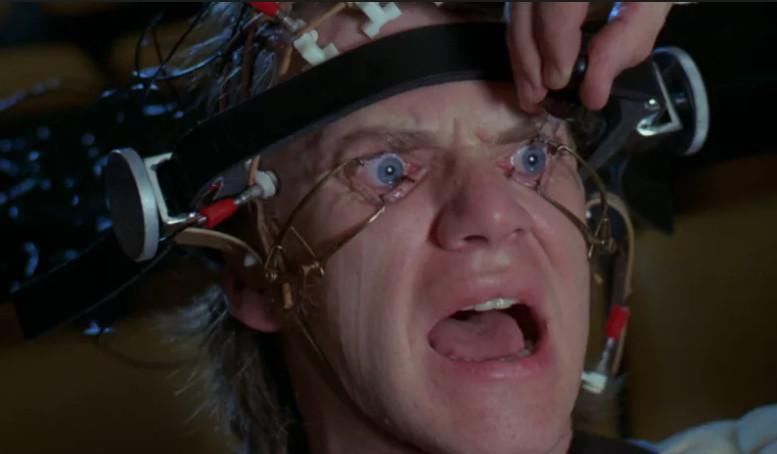 他揭开了迷信的心理机制，却无法破除自己被传虐童的谣言迷信