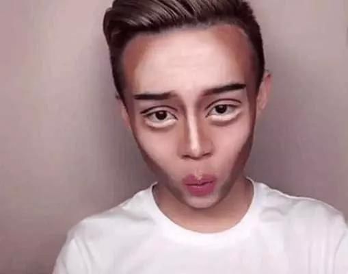 男生眼中化妆的女生啥样?小哥“神还原”化妆过程!