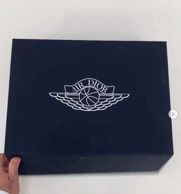 『秘密』大佬开箱Dior x AJ1!原来这双鞋还有这么多秘密