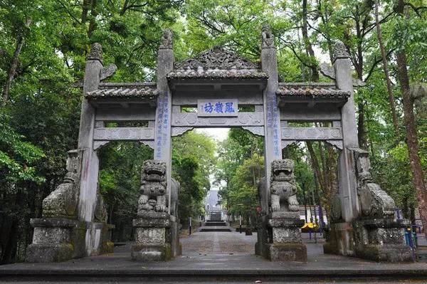  『丽江』你说！比大理丽江更值得去的地方，是云南这座极边小城