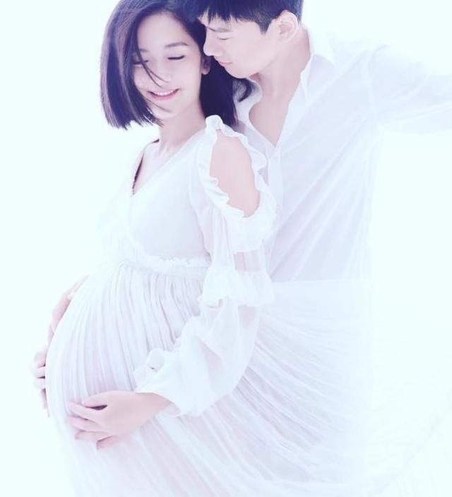 辣妈谢娜痛斥假疫苗者,24个哭泣符号表心境,爸爸张杰发文质问