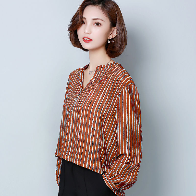 谁说丰满的女人不好看?看下面女人穿“流氓衫”，尽显迷人曲线